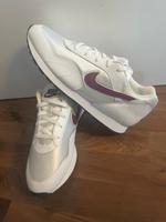 Nike 44 1/2 NEU Baden-Württemberg - Pforzheim Vorschau