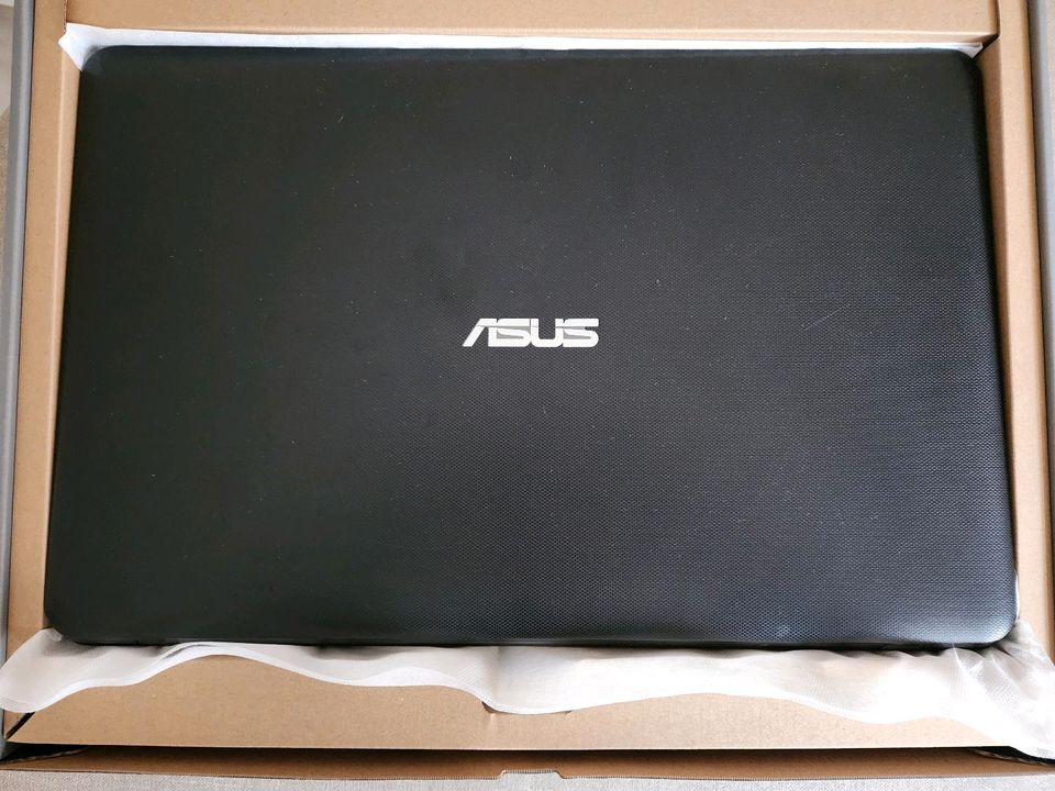 Notebook Asus X751M SSD und neuer Akku in Eschwege