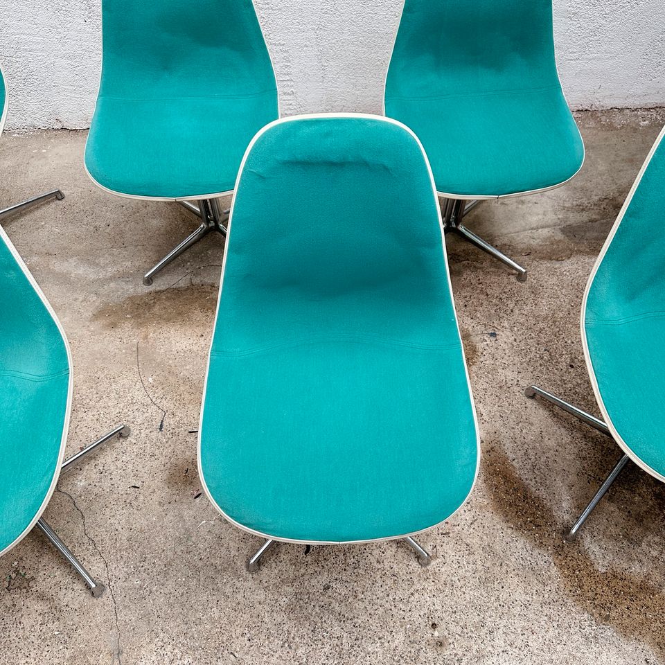 8x Herman Miller / Vitra | Charles & Ray Eames | Fiberglass Side Chairs / Sidechairs | Fiberglas | Vintage Mid-Century Designklassiker in Köln