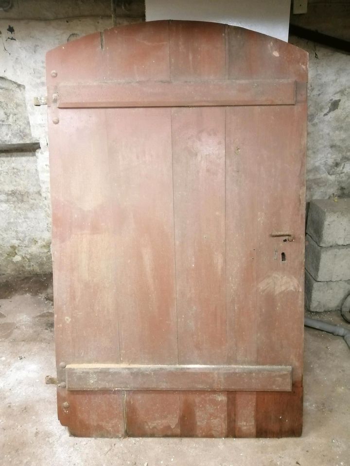 Tür aus Holz/ Kellertür in Neustadt (Dosse)
