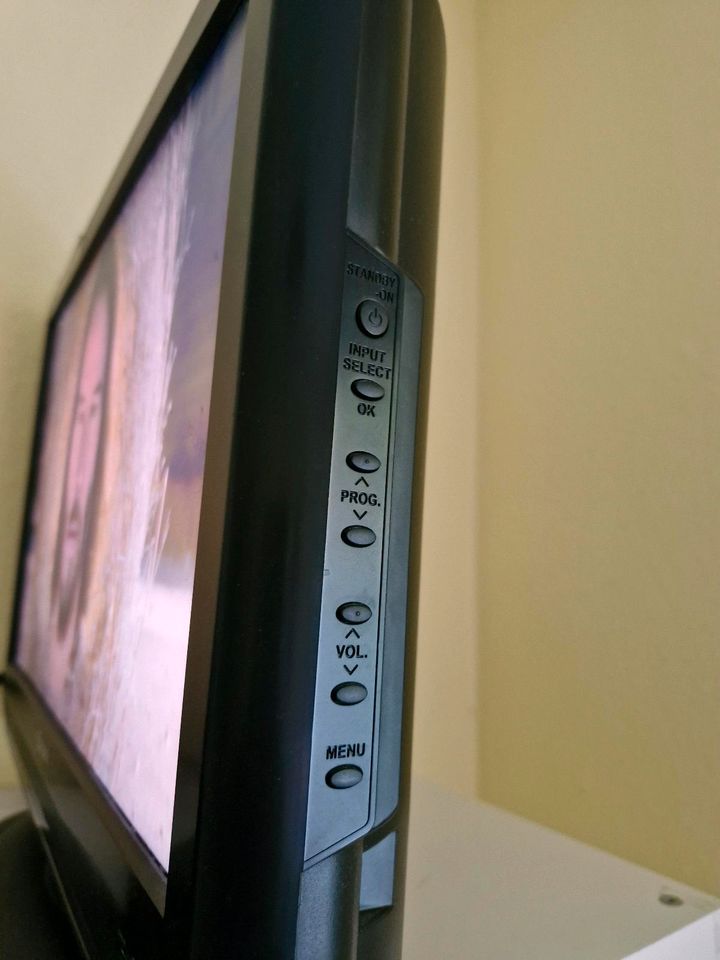 FUNAI TV Gerät mit Fernbedienung Fernseher in Schwelm