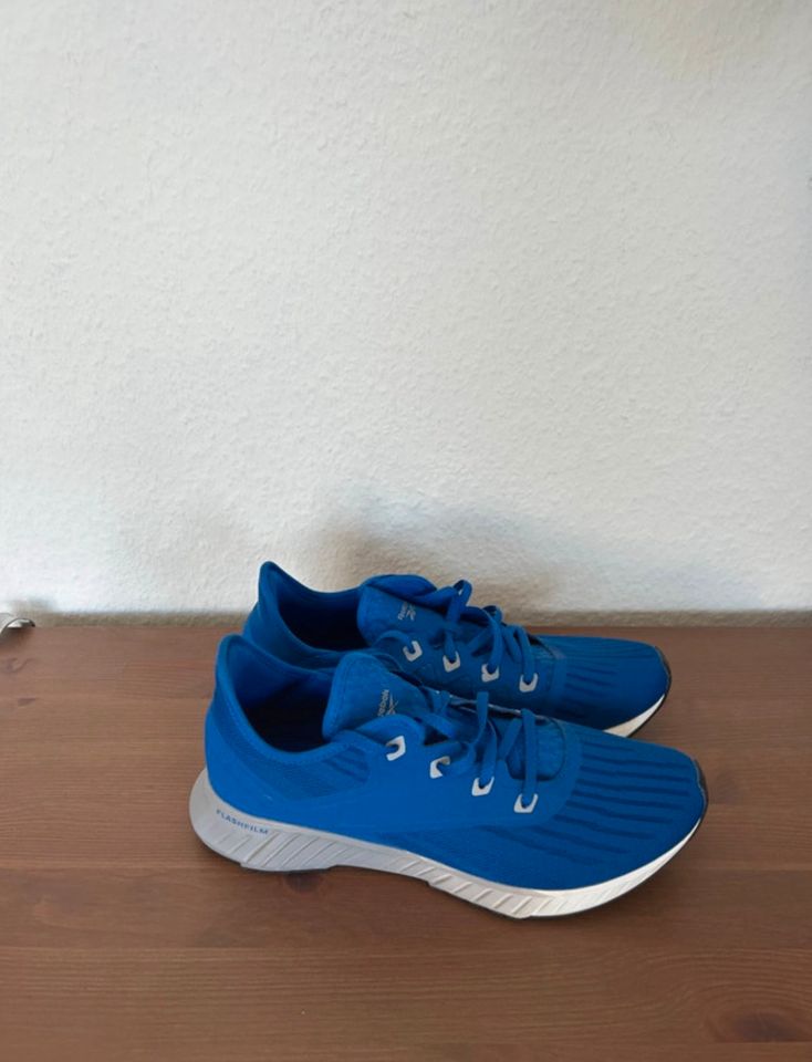 Schuhe - Reebok - blau - Größe 42 in Korntal-Münchingen