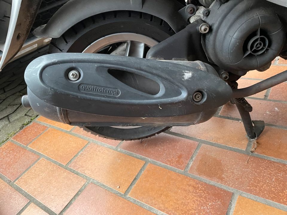 Piaggio Zip 50 Roller Scooter schwarz in Bruckberg bei Landshut