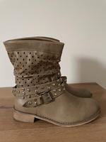 BIKER BOOTS STIEFEL STIEFELETTE NIETEN SCHUHE BEIGE 37 NEU Bayern - Neumarkt i.d.OPf. Vorschau