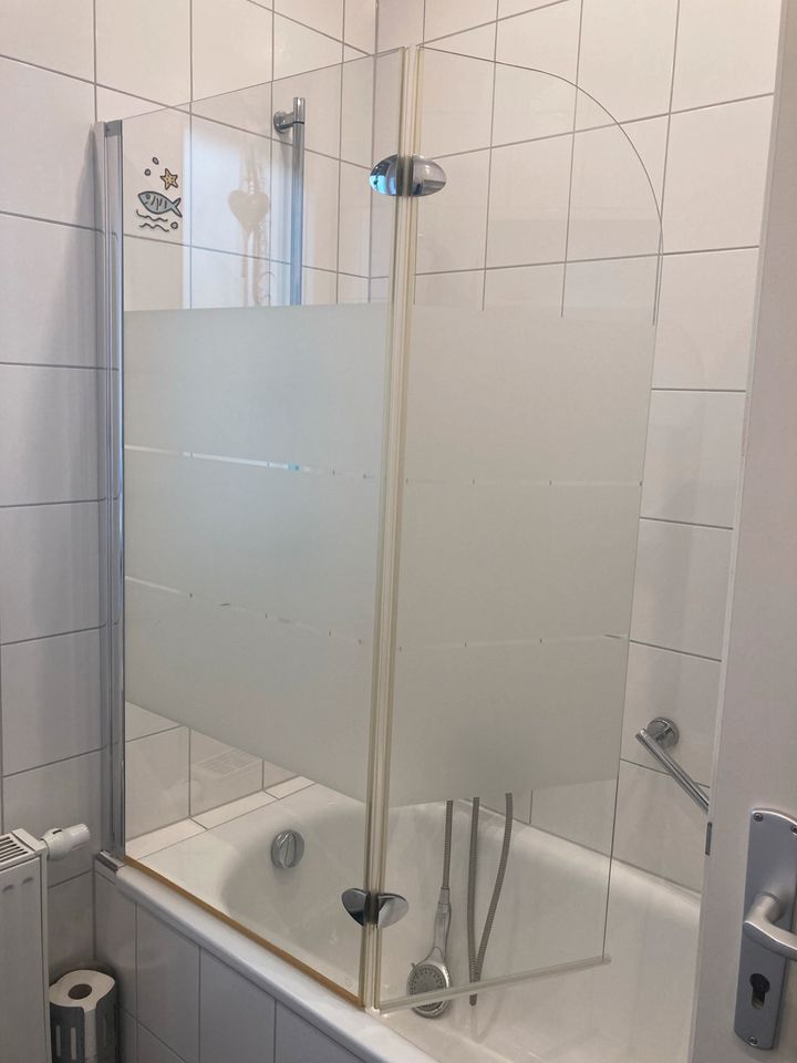 Duschabtrennung für die Badewanne 140cm hoch in Krefeld