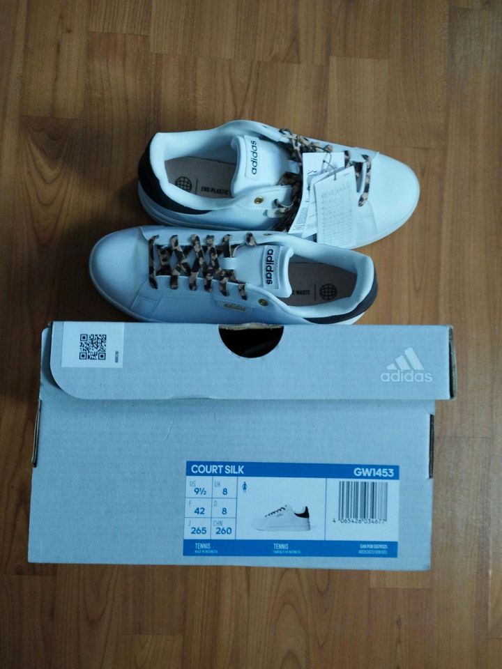 Neu Adidas court Silke weiß 42 in OVP in Weißenborn