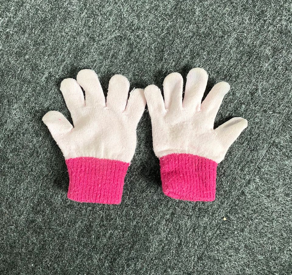 H&M Hello Kitty Handschuhe Gr. 92 104 rosa pink in Apen