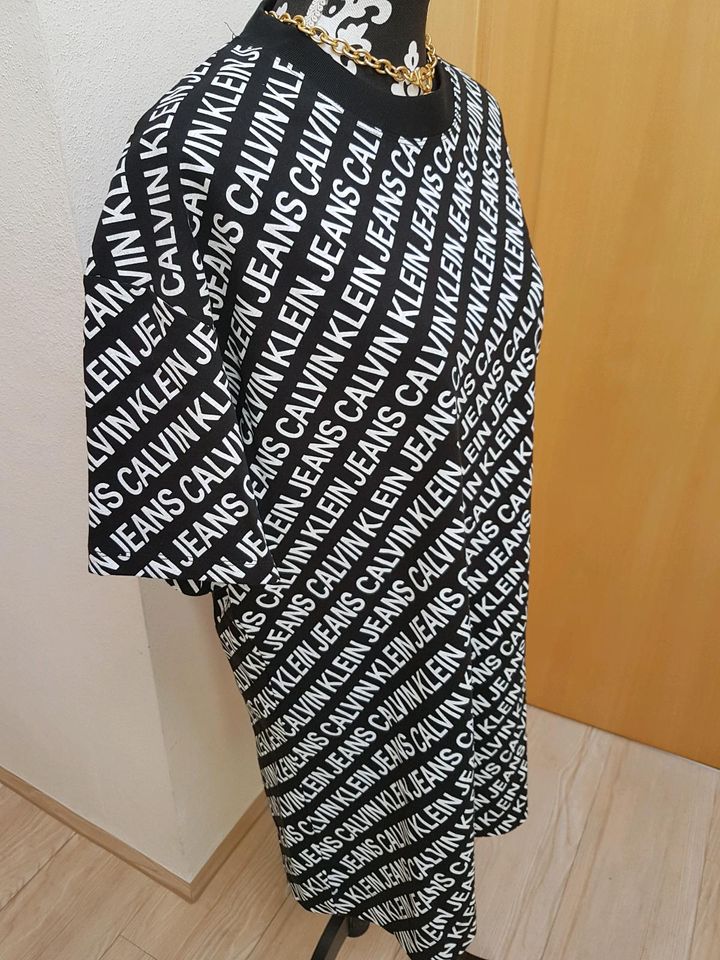 Neu Calvin Klein Tshirt Kleid Original Logo in Sulzberg