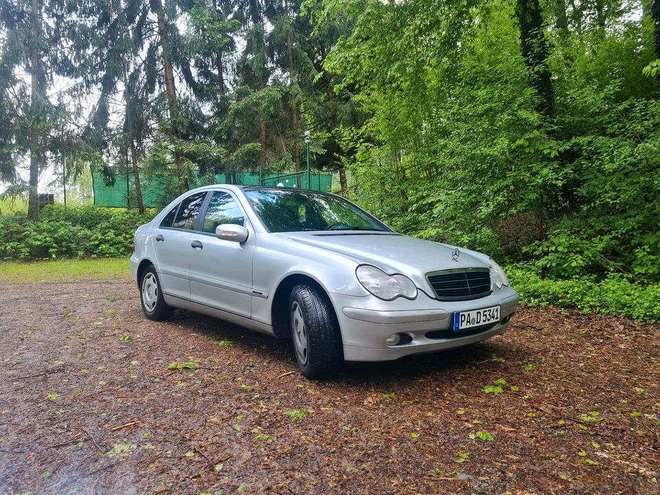 Mercedes C-Klasse Limousine (W203) C 180 2.0 in Passau