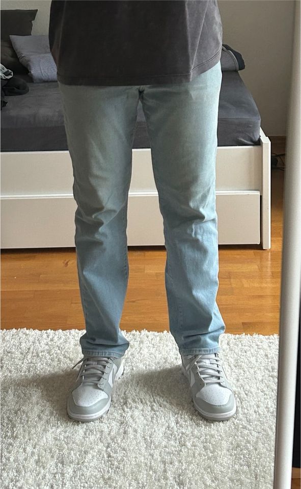 Jeans H&M Regular Fit Blau Washed Männer Größe 32 in Hannover