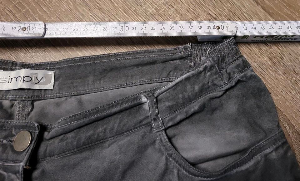 Graue Stretchjeans von Ulla Popken,  Gr. 23 in Varel