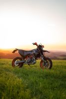 KTM 690 SMCR Supermoto, Conti, Carbon, LED Nordrhein-Westfalen - Sundern (Sauerland) Vorschau