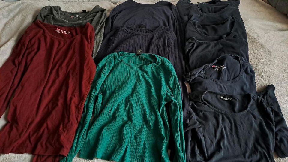 Pullover Langarm-Shirts Blau/Rot/Grün/Grau S/M in Kahla