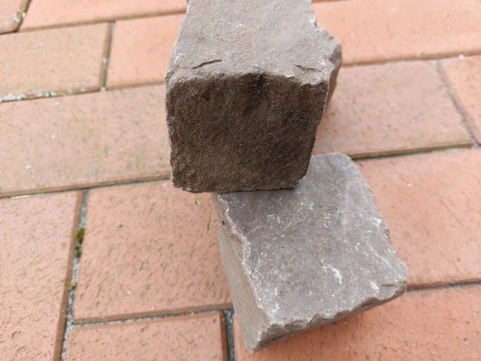 Granit Quadersteine - grau - ca. 9 x 9 x 9 cm - guter  Zustand in Lathen