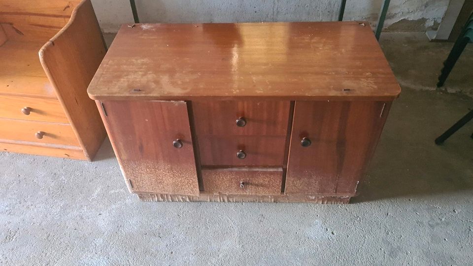 Nostalgisches Sideboard zu verschenken in Meuselwitz