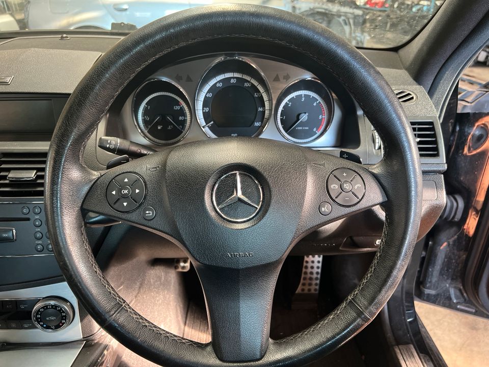 Mercedes Benz W204 AMG Sport Lenkrad Schaltwippen in Nordrhein