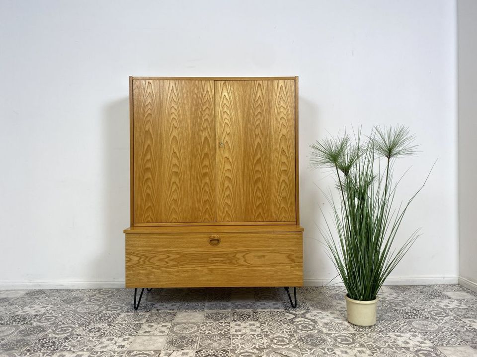 WMK Zeitloses Designer Highboard 430 von Joachim Nebelung für VEB Hellerau in Senesche, 1970er, mit Hairpin Füßen upcycelt # Bücherregal Sideboard Schrank Bücherschrank DDR Mid-Century 70er Vintage in Berlin