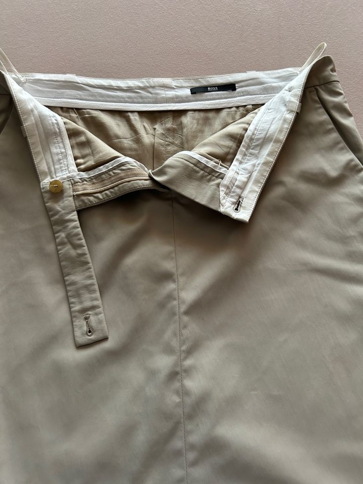 Hugo Boss Rock Größe 38 Beige Grau in Erftstadt