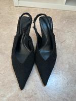 ZARA Slingback Heels mit goldfarbenem Absatz Stuttgart - Stuttgart-Mitte Vorschau