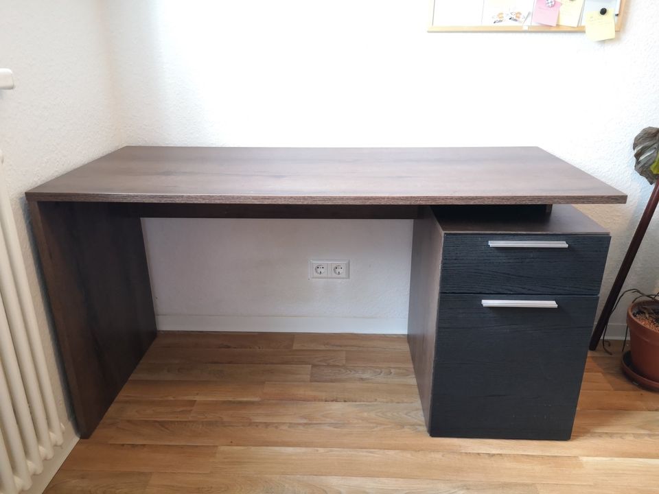 Schreibtisch mit Schubladen Schwarz dunkle Eiche 140 x 60 in Berlin -  Spandau | eBay Kleinanzeigen ist jetzt Kleinanzeigen