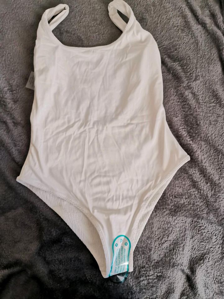 Badeanzug - weiß - Gr. M -Aimn White Riviera Swimsuit-ungetragen in Hagen