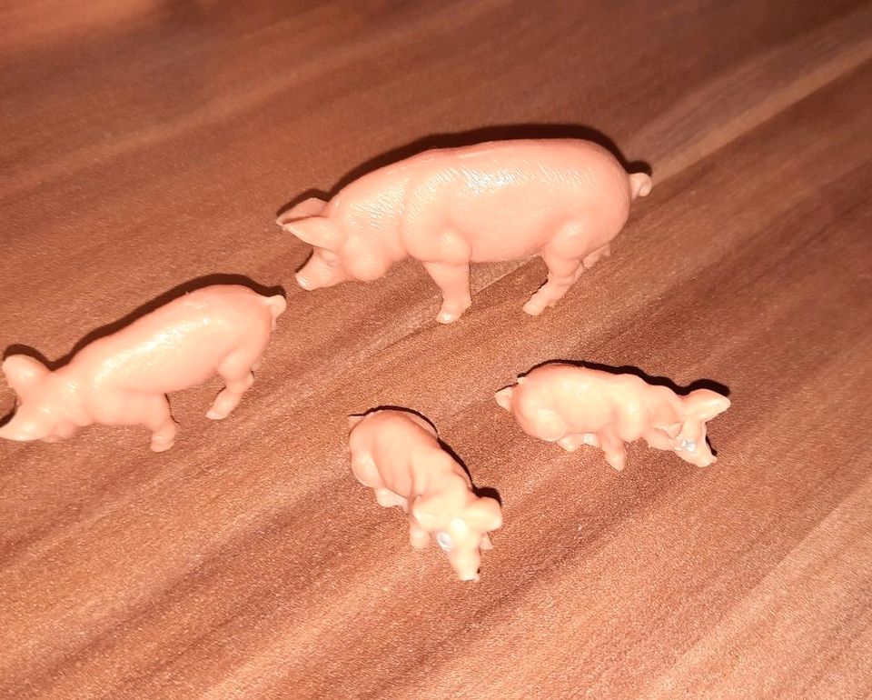 DDR Spielfiguren Schwein mit Ferkeln, top in Döbeln