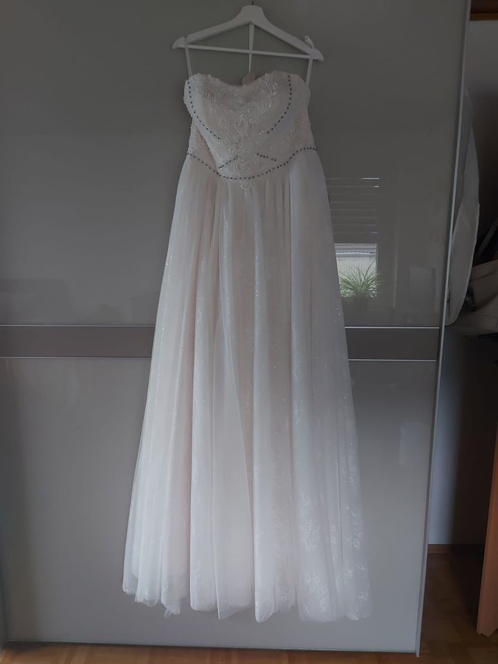 Hochzeitskleid / Brautkleid "JADA" / Unangepasst in Oberhausen