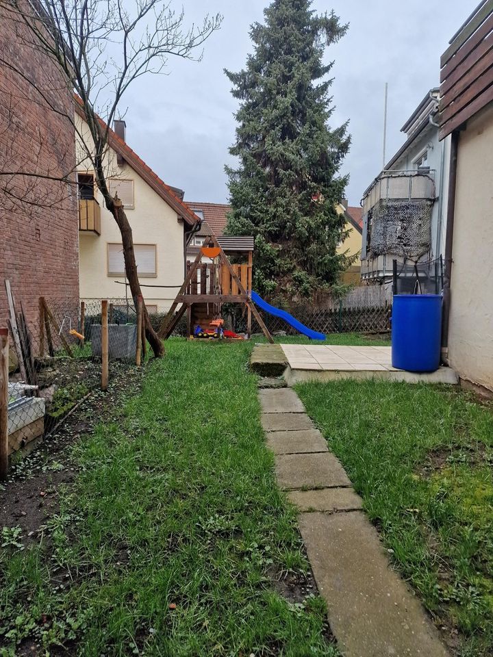 Erstbezug nach Sanierung: 3-Zimmer Wohnung mit tollem Garten, Hobbyraum, EBK und Tageslichtbad in Stuttgart