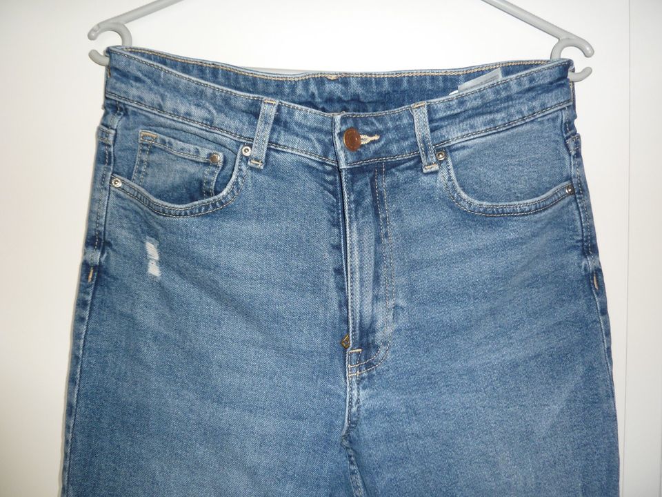 H&M, bootcut - high waist, Jeans Hose, Gr 38 in Wegberg