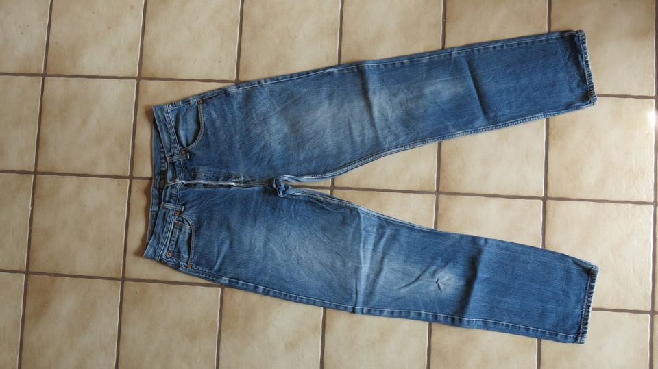 Levis Jeanshose 582 Größe 33/34 in Hochdorf (Riß)