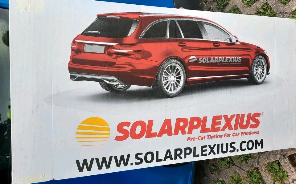 Solarplexius passgenauer Autosonnenschutz für über 4500 Fahrzeuge