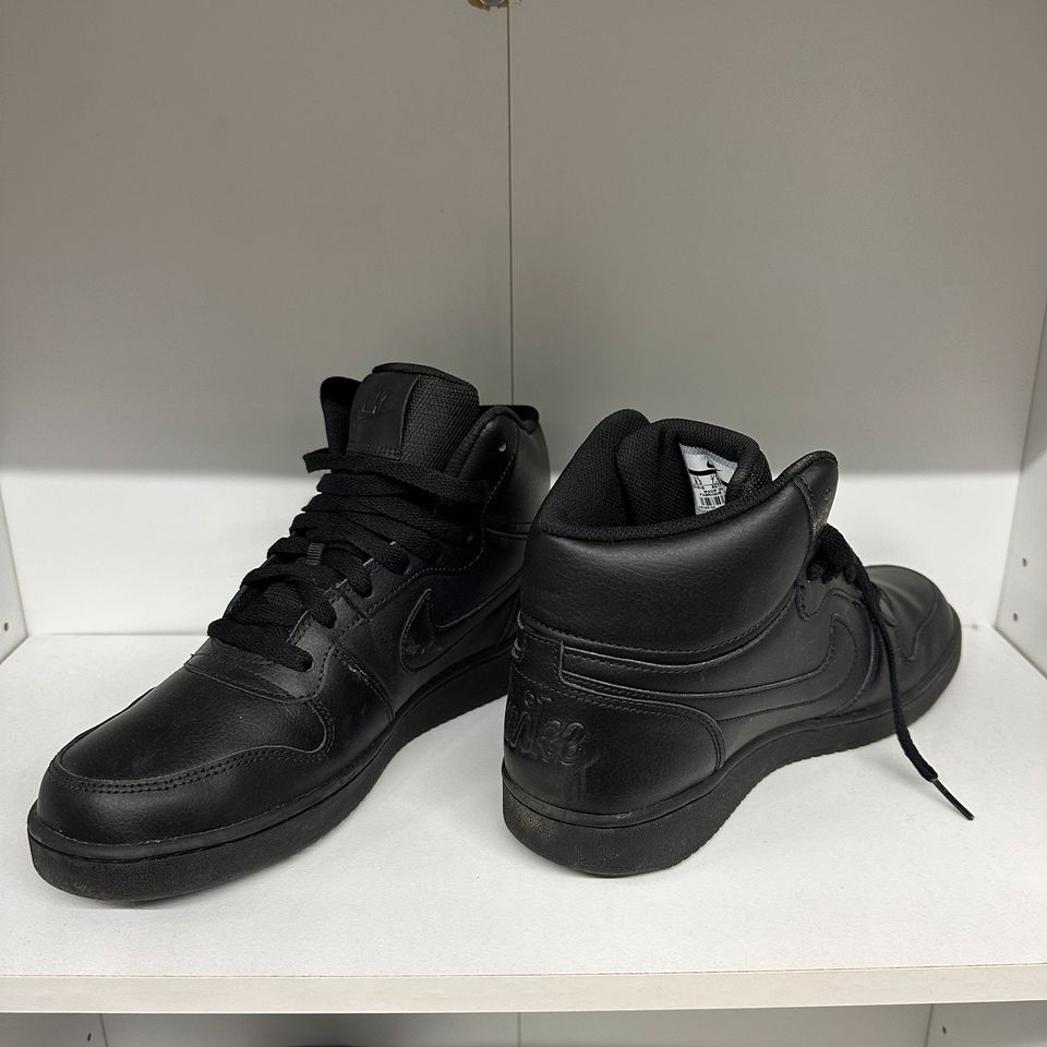 Nike Herren Schuhe Air Force mid • Stiefel • schwarz • Leder • 42 in Wiesbaden