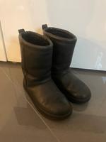 UGG Classic Short Boots Glattleder Gr. 37 Hessen - Wiesbaden Vorschau
