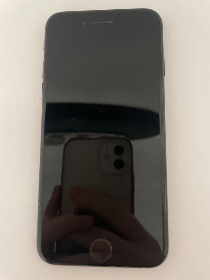 iPhone 7 (schwarz ) in Biberach an der Riß