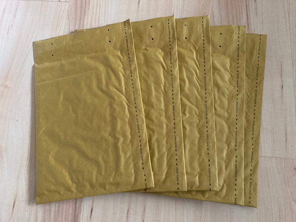hochwertige Versandtaschen, Briefumschläge, Karton, selbstklebend in Idstein