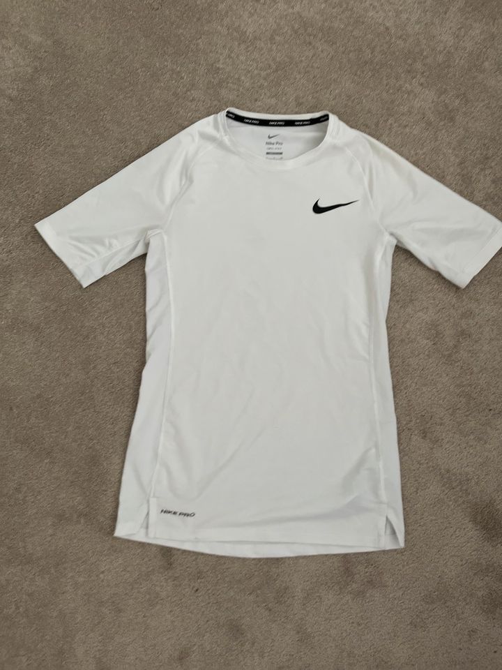 Nike Pro Shirt in Extertal