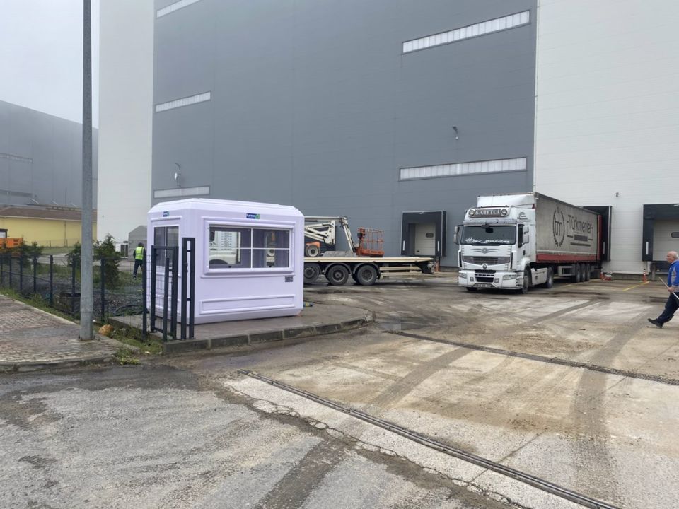 Pförtnerhaus | Wachhaus | Verkaufsmobil | Mobile Verkaufsstände | Verkaufspavillion | Kioskkabine | Kassenhaus | Mobiler Kiosk | Mobiler Marktstand | Verkaufsstand | Barrierefrei | Mobile Toilette in Stuttgart