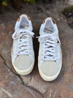 ZARA Sneaker Leo mit Nieten Niedersachsen - Holdorf Vorschau