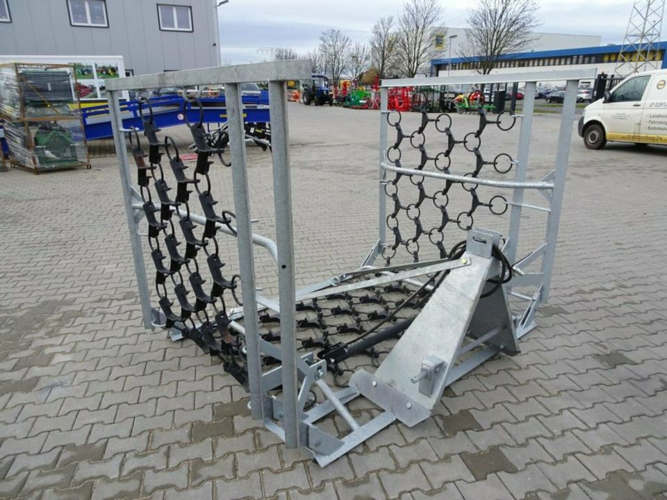 Wiesenschleppe 500cm 5m hydraulisch Schleppe Egge Striegel NEU in Osterweddingen