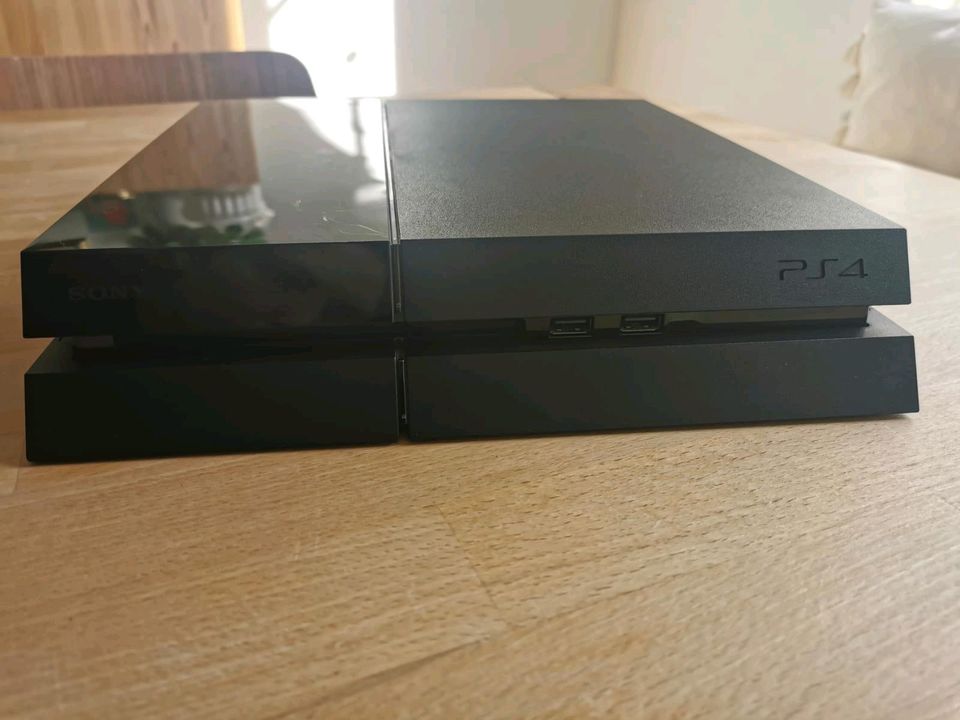 Playstation 4 PS4 mit Fifa 21 und Zubehör in Osnabrück