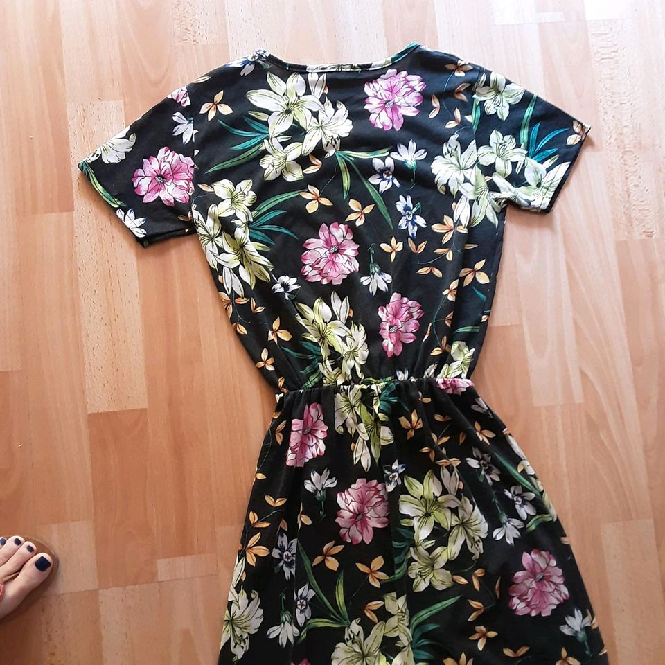 Langes Sommerkleid,  sehr gut gepflegt, 4,50€ in Meckenheim