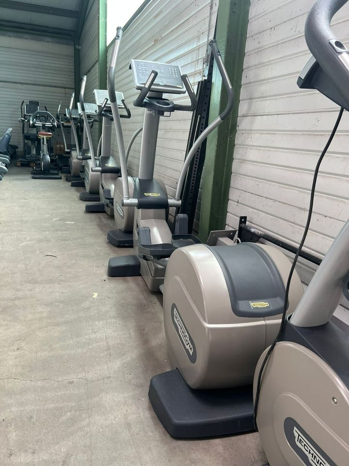 Technogym Selecton Line Studioausstattung, Cardio + Kraft, 33pcs in Langenfeld