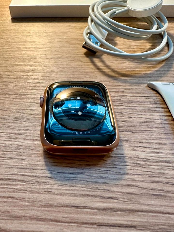 Apple Watch 6 Cellular/LTE 44 mm in Waltrop