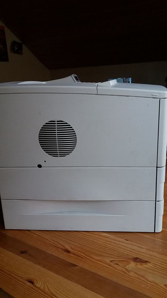 HP Laserdrucker 4050T älteres gew. Model 3 Fächer f. Papier o.a. in Karlsbad