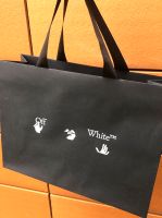 Offwhitte Papier Tasche Tüte Tragetasche Geschenk Off White Düsseldorf - Hafen Vorschau