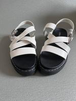 Damen Sandalen Größe 36 Catwalk Düsseldorf - Lohausen Vorschau