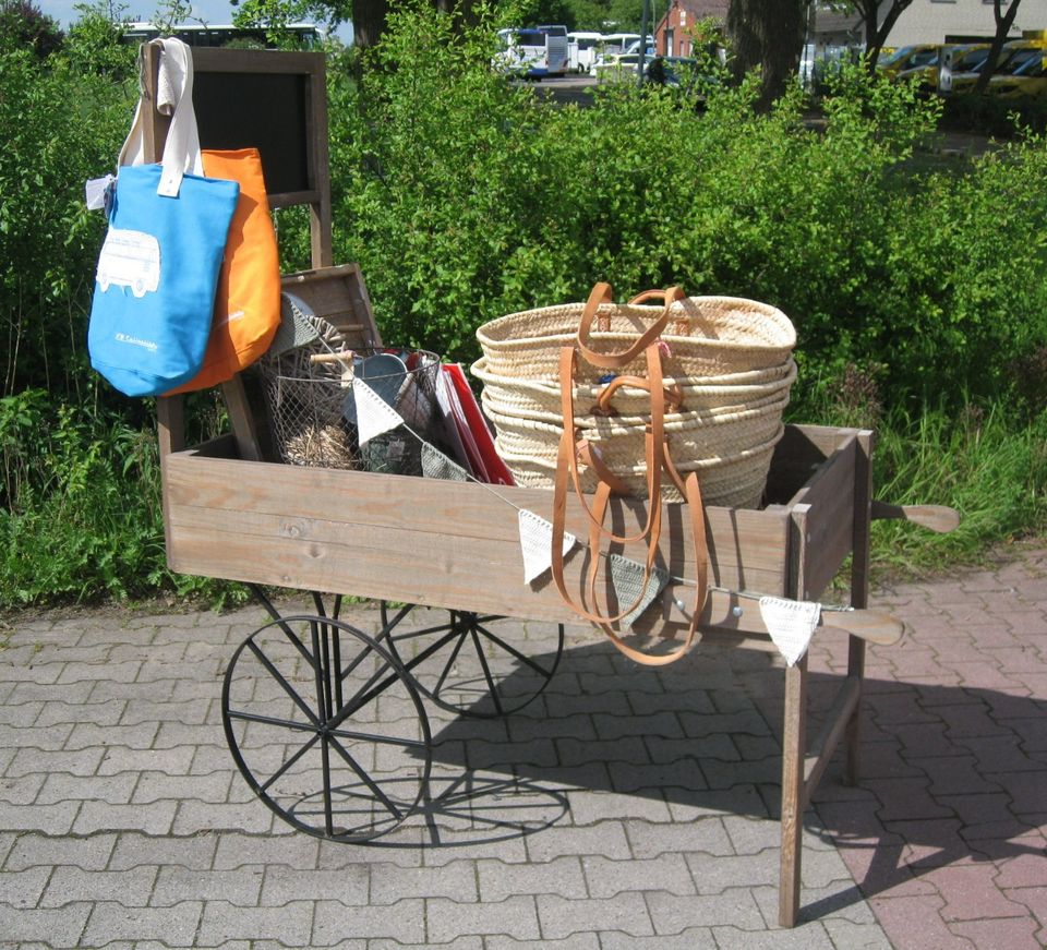 Präsentationswagen Schubkarre Flohmarkt Garten Geschäft Gastro in Grasberg