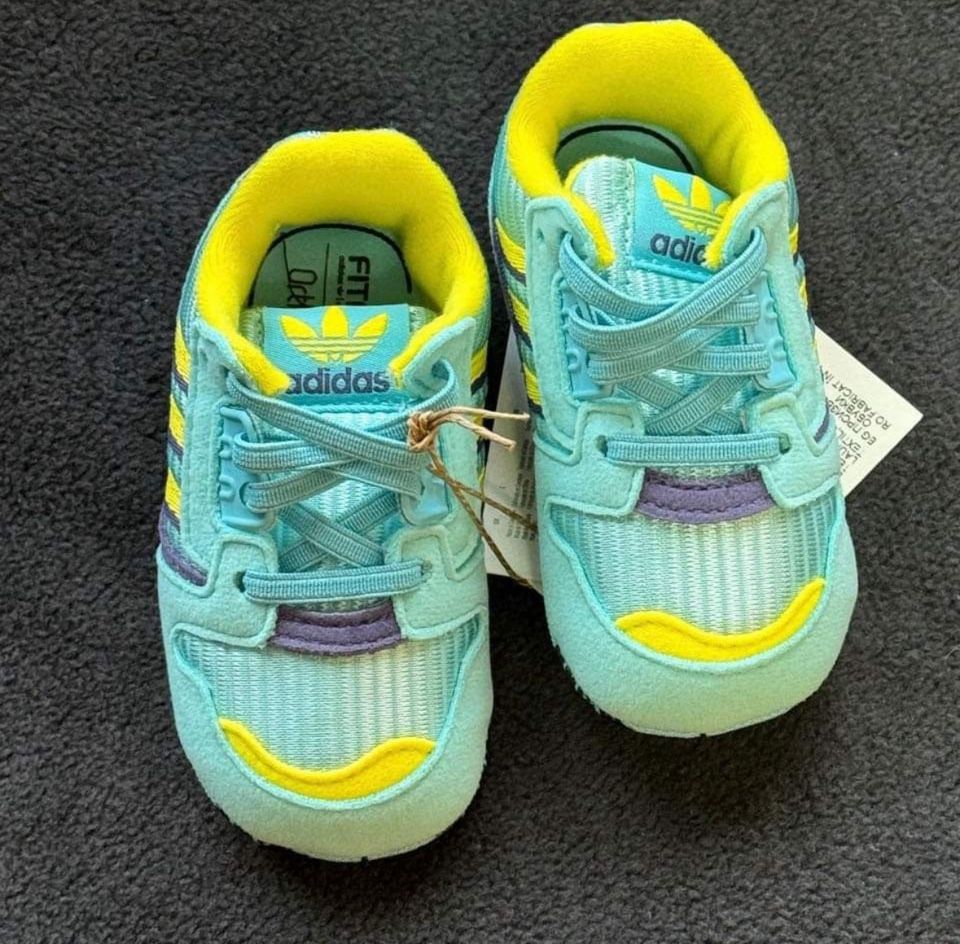 Sneaker low adidas in 18 neu Schuhe Baby in Lüdenscheid