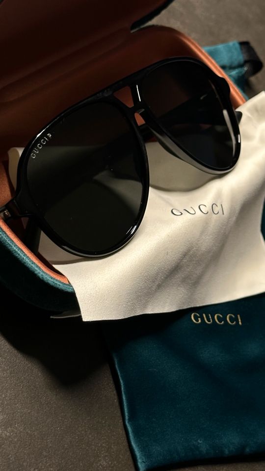 Gucci Sonnenbrille Unisex Polarisiert in Hagen