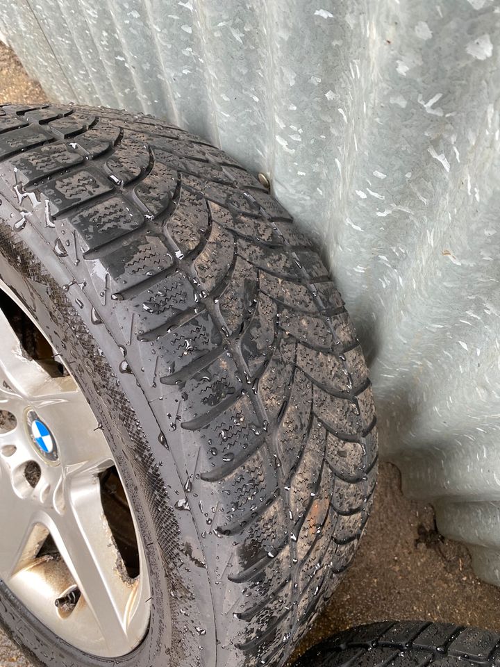 BMW Winterreifen Winterräder 225 / 55 R16 in Chemnitz